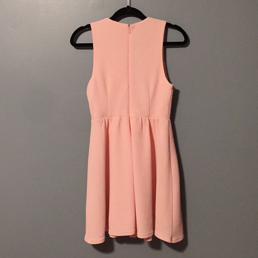 2/$16 Lucca pink deep plunge dress size small - Picture 3 of 3